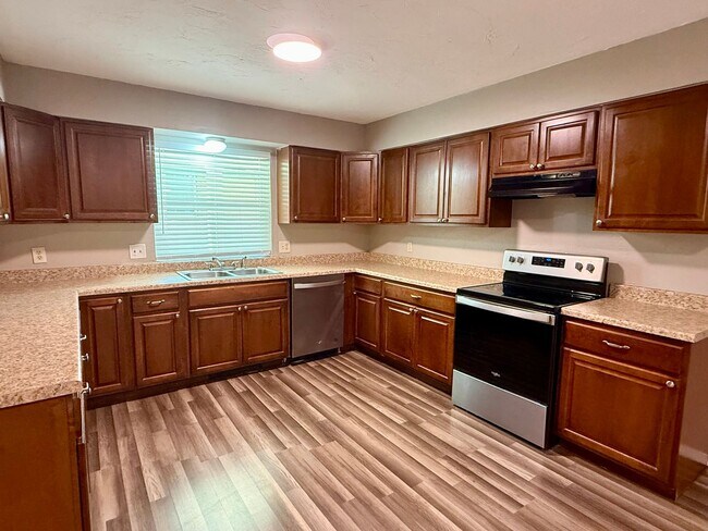 Foto del edificio - Updated 3 Bed 2 Bath Duplex in NW OKC