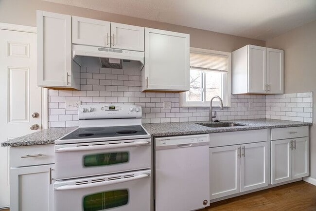 Foto del edificio - 687 Scriven Ave