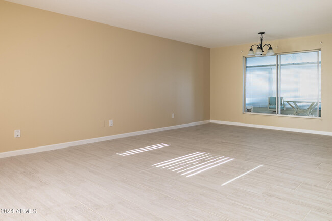 Building Photo - 12208 N Pebble Beach Dr