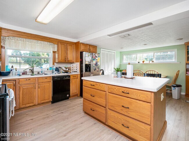 Building Photo - 4 br, 2 bath House - 4924 Spring Glen Rd