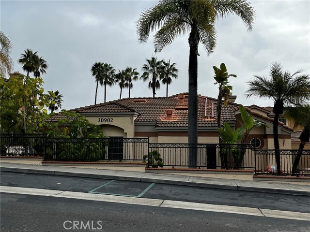 Building Photo - 30902 Club House Dr