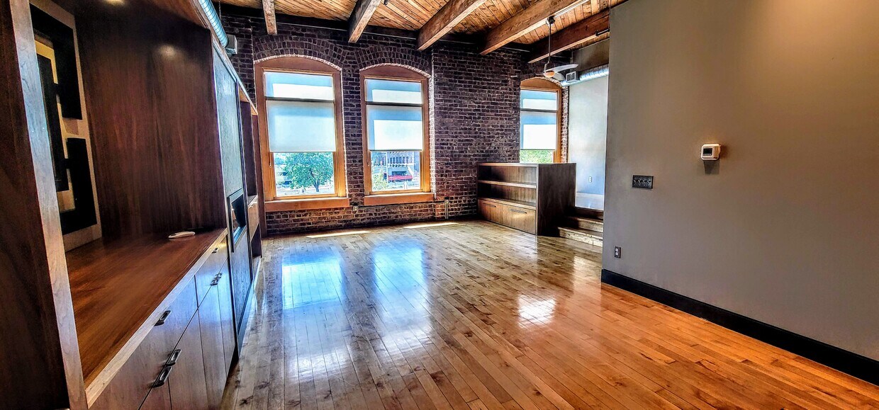 Foto principal - 105 S 9th St
