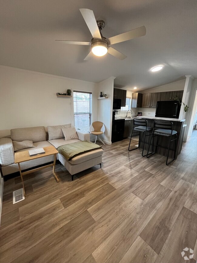 Building Photo - 4313-4312 Condesa Dr NW