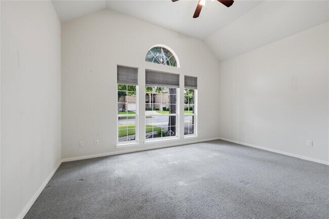 Foto del edificio - 3013 Covington Pl