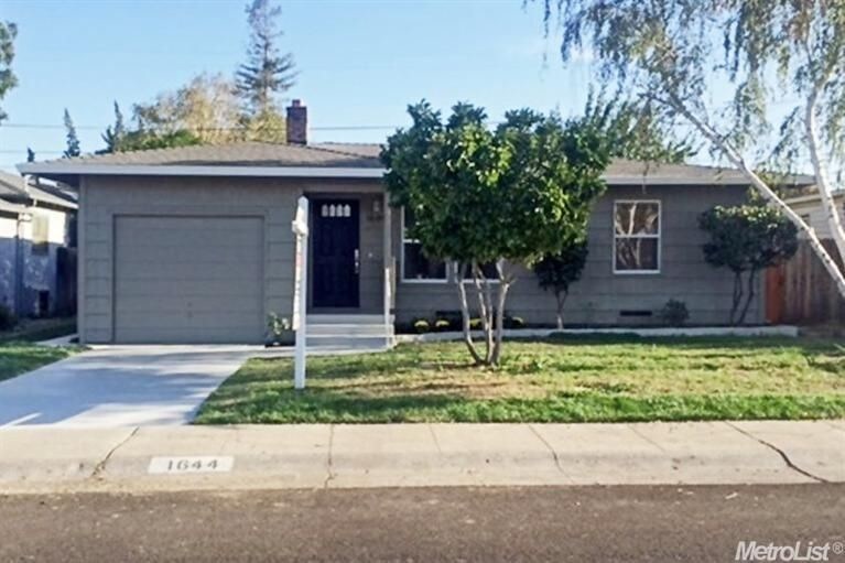 Primary Photo - 1644 Oxford Way