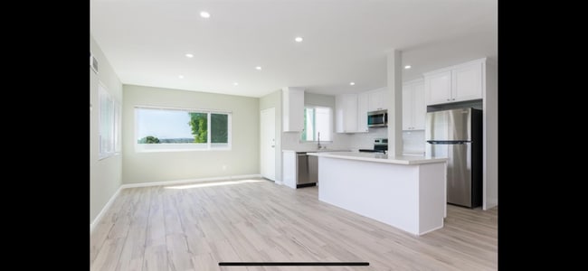 Building Photo - Modern Open Concept in Heart of SD. Never ...