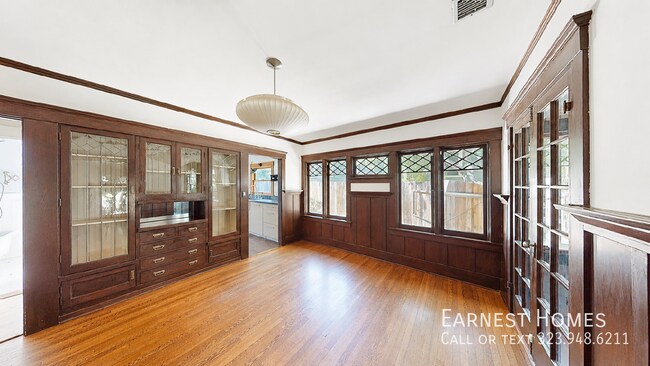 Foto del edificio - 1131 N Wilson Ave