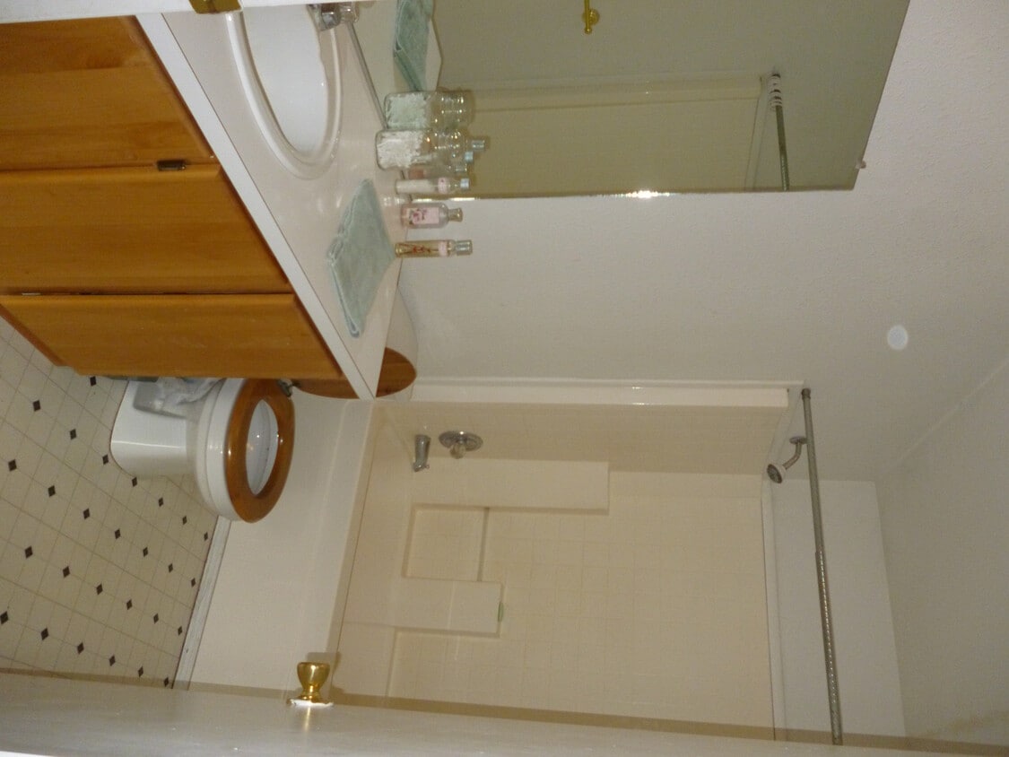 Building Photo - Peaceful Country Setting