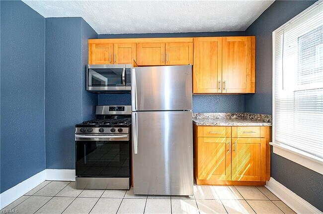 Kitchen - 1686 Eddington Rd