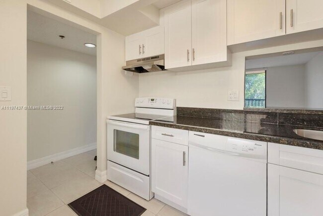 Foto del edificio - 8730 SW 133rd Avenue Rd