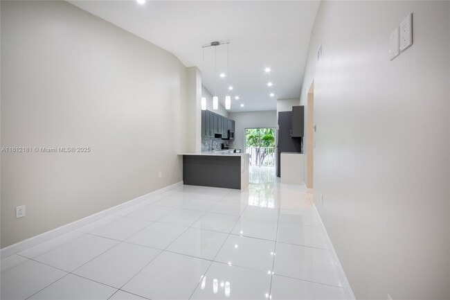 Foto del edificio - 6990 NW 179th St