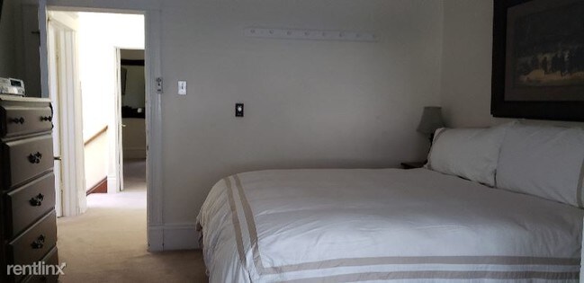 Foto del edificio - 4 br, 3 bath House - 737 Pine St