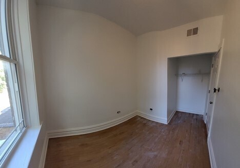 Foto del edificio - 2703 W 23rd St