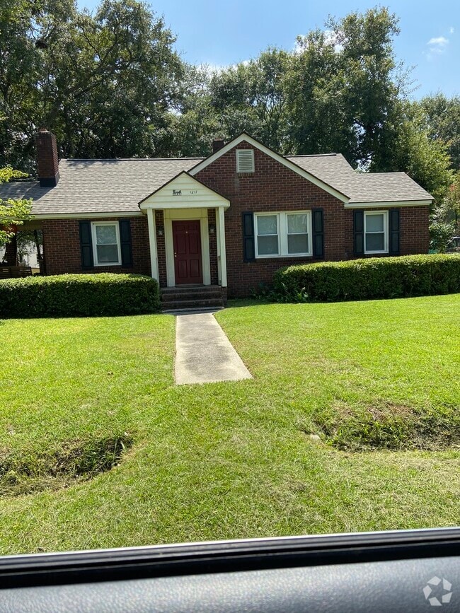 Building Photo - 1217 Hollywood Dr
