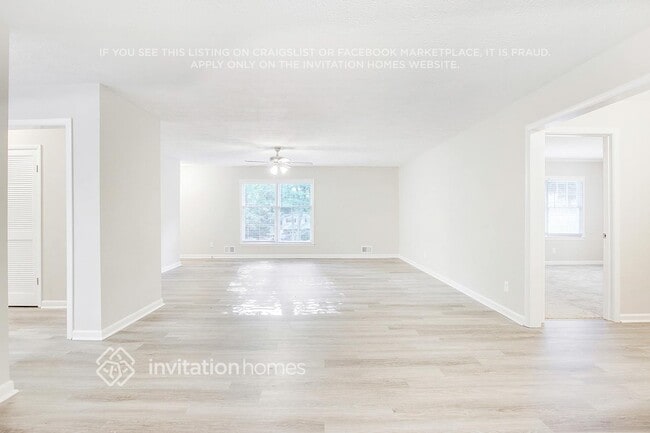 Building Photo - 5447 Blackhawk Dr