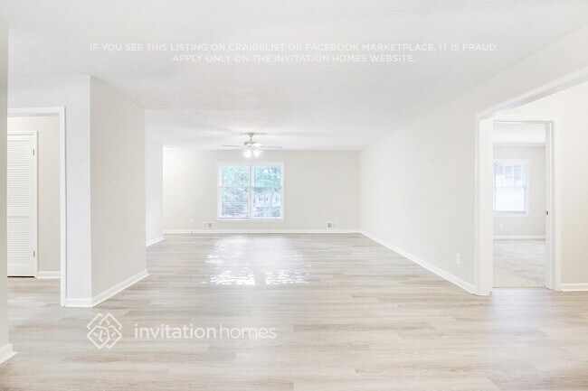 Foto del edificio - 5447 Blackhawk Dr