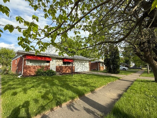 Building Photo - 4047 Burton St