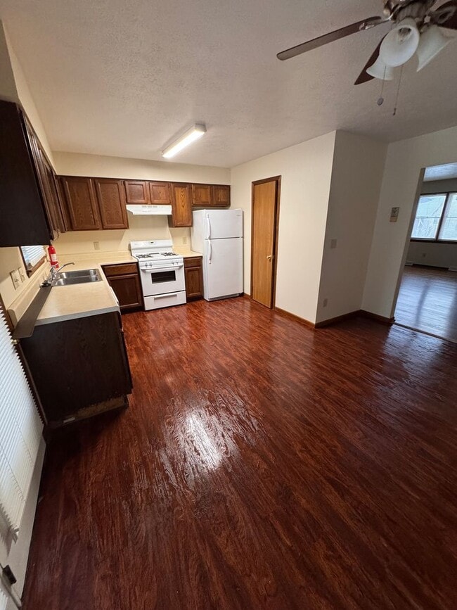 Foto del edificio - 103 Hazel St