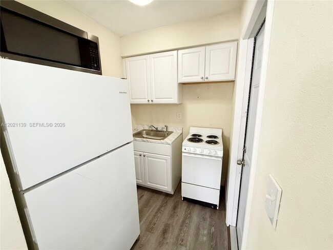 Foto del edificio - 341 NW 35th Ct