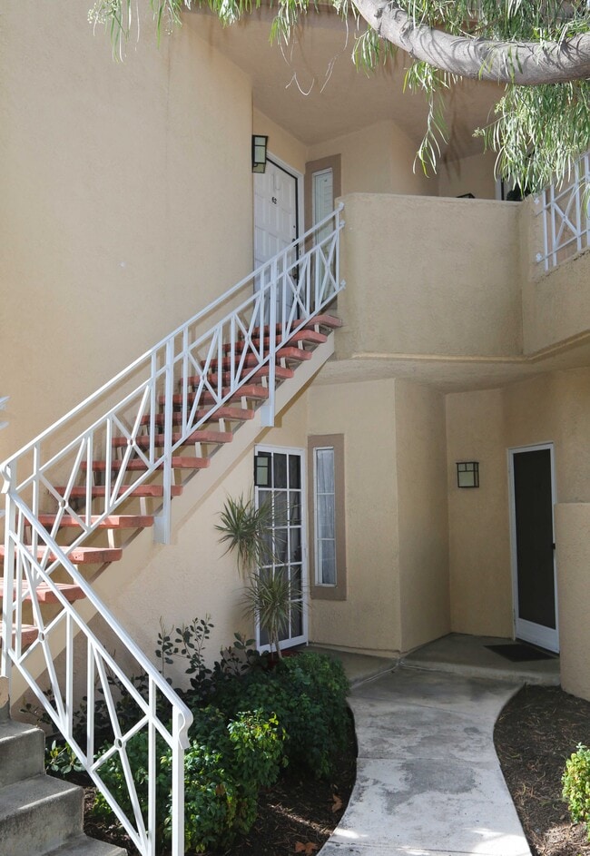 Building Photo - 23903 Del Monte Dr.