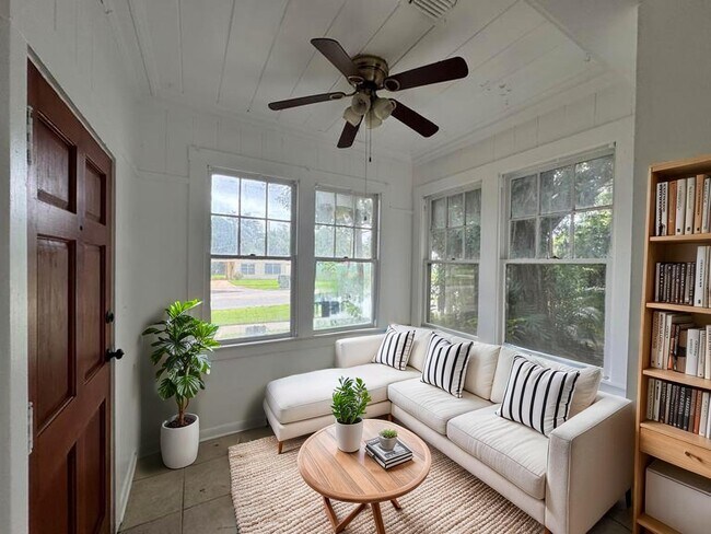 Building Photo - 200 Park Ave