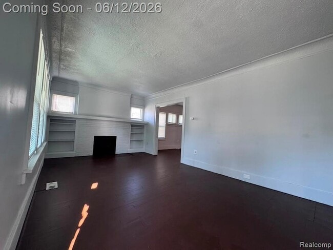 Building Photo - 2474 Fullerton Ave
