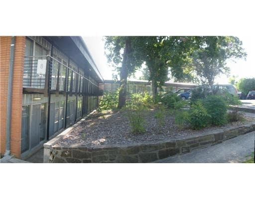 Building Photo - 8 S Hill Ave