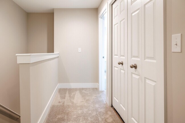 Building Photo - 536 Nova Ln