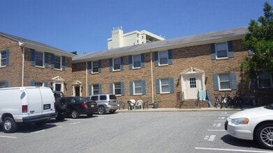 Building Photo - 401 Arctic Ave