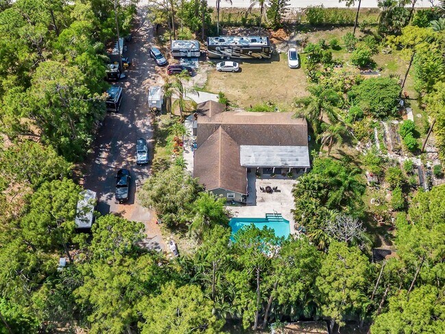 Foto del edificio - 12935 51st Ct N