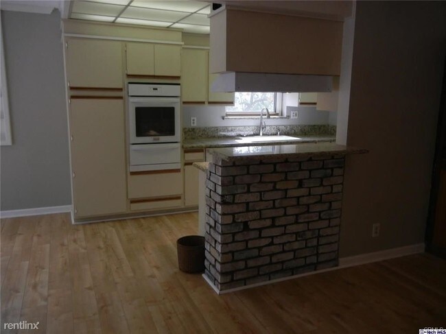 Building Photo - 3333 Fairmount Ave