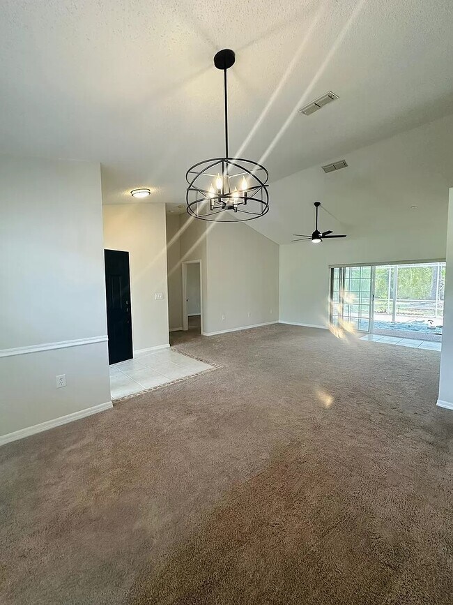Building Photo - 36 Westbriar Ln