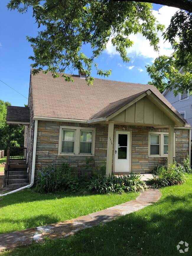 Building Photo - 1415 Monetta Ave
