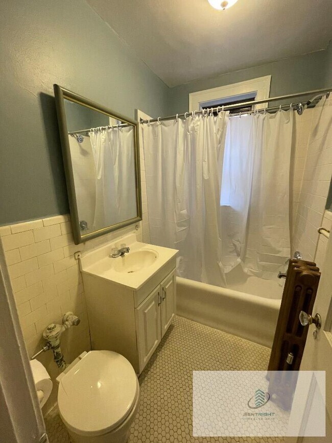 Building Photo - 4236-40 N Broadway