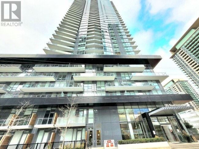Building Photo - 30-3130 Roehampton Ave