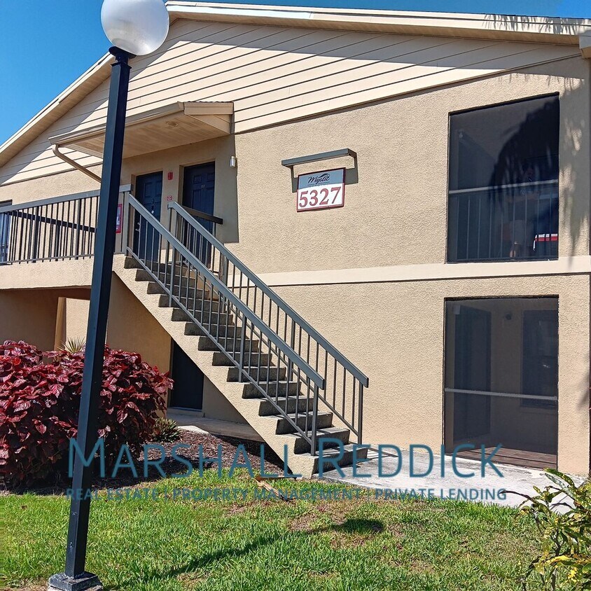 Primary Photo - 1 Bed 1 bath off Summerlin