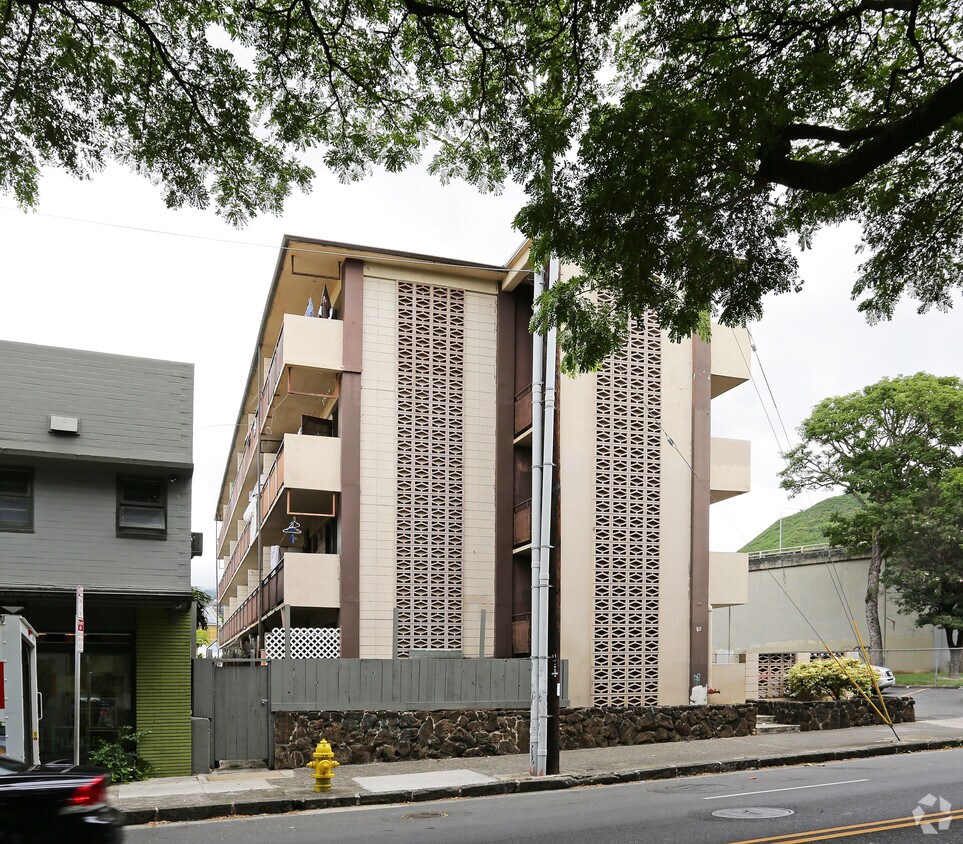 Building Photo - 60 S School St
