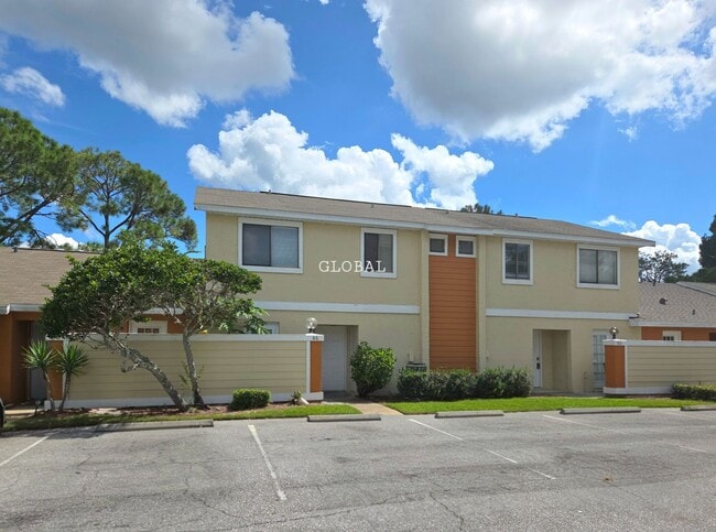 Foto del edificio - Charming 3-Bed, 2-Bath Townhome within Silver Park Villas