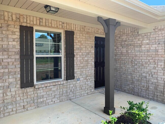 Building Photo - 133 Beaver Brook Pl