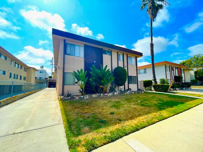 Building Photo - 20711 Osage Ave