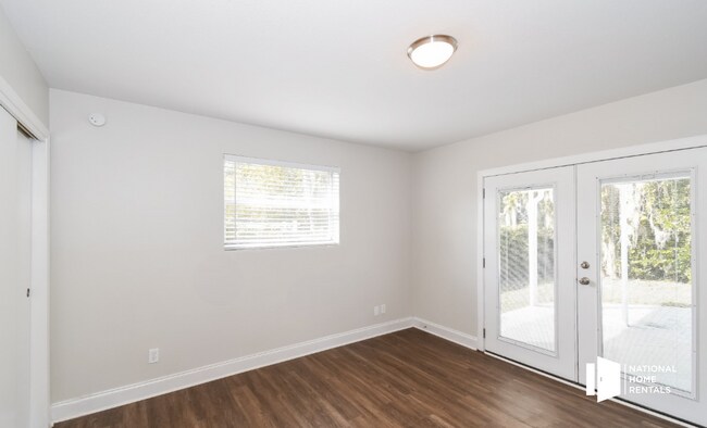 Building Photo - 4891 Brighton Dr