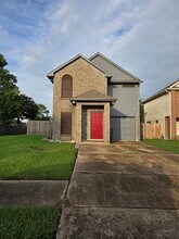 Building Photo - 803 Whelton Dr