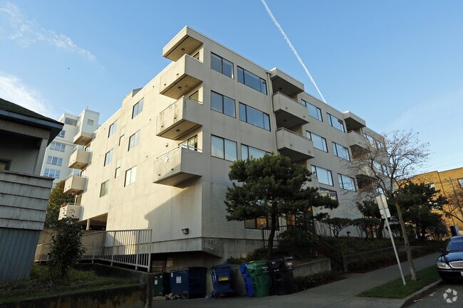 Building Photo - 409 W Mercer St