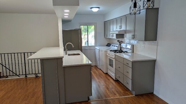 Foto del edificio - 550 E Willow Rd