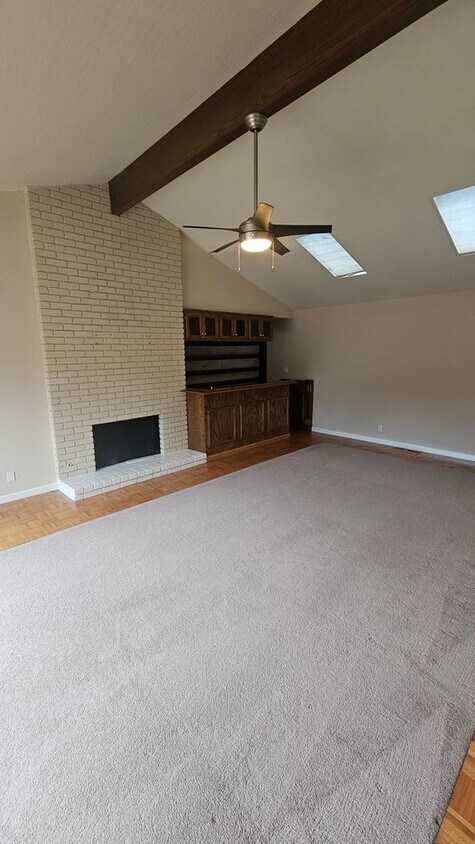 DANVILLE, 3BD/2BA Single Story Family Home... - DANVILLE, 3BD/2BA Single Story Family Home...