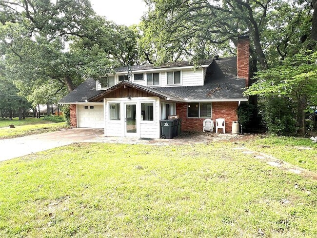 Building Photo - 124 Mill Creek Drive