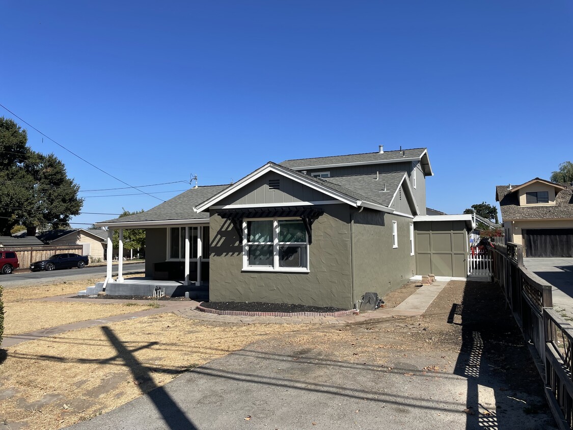 Foto principal - 980 Hillcrest Rd