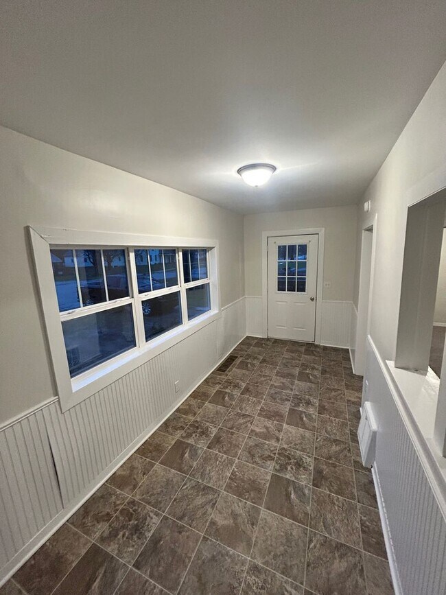 Foto del edificio - 270 W Pine St NE