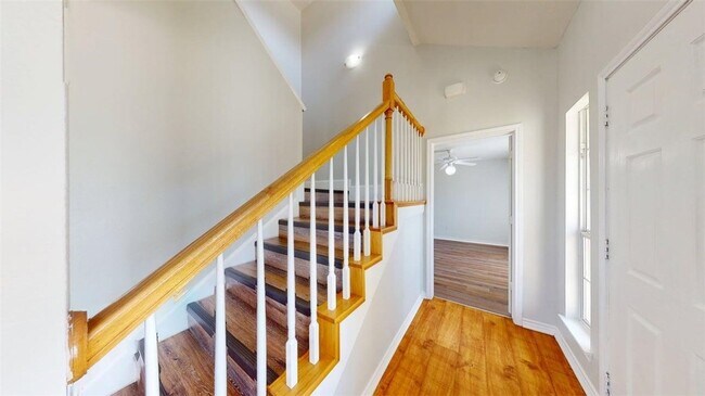 Foto del edificio - 4131 McFarland Dr