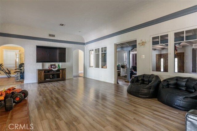 Foto del edificio - 10440 Johanna Ave